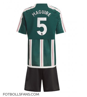 Manchester United Harry Maguire #5 Replika Bortatröja Barn 2023-24 Kortärmad (+ Korta byxor)